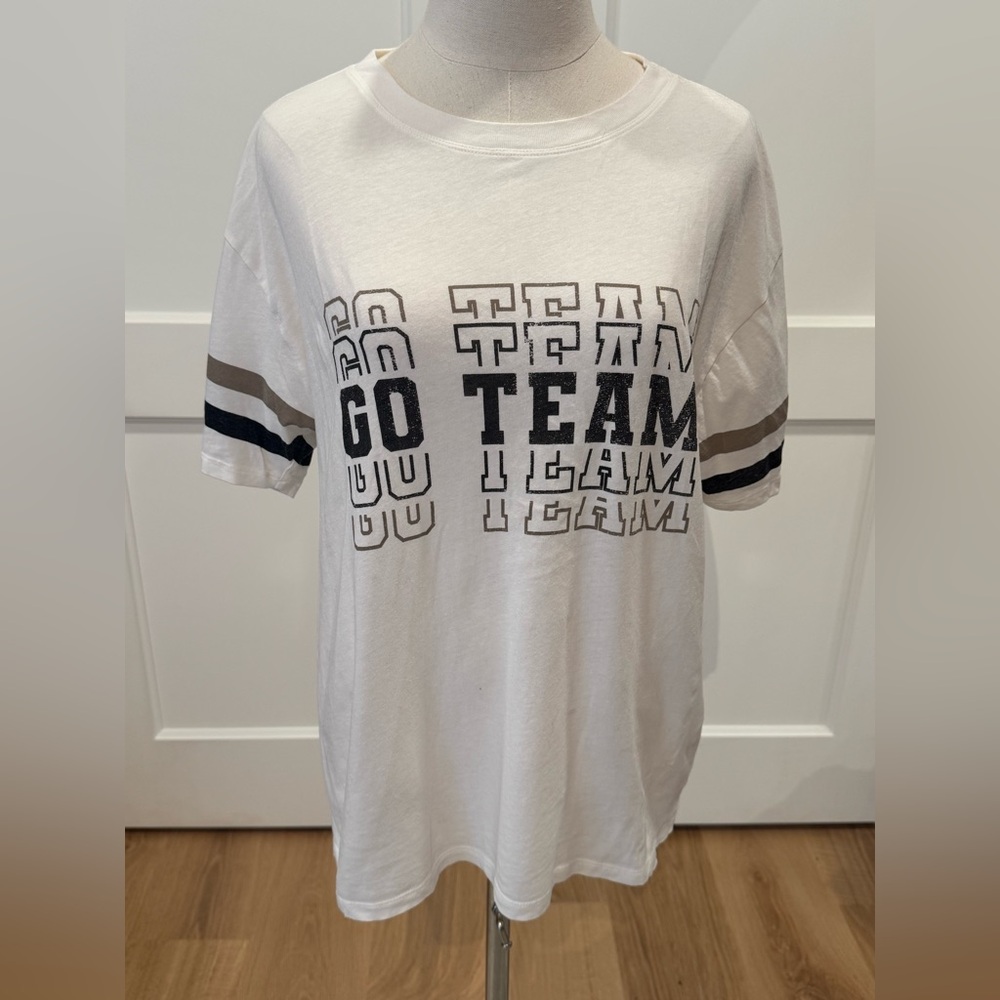 Z SUPPLY | White 'Go Team' Graphic Tee | Size: Medium